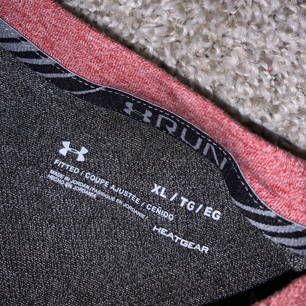 Under Armour Junior Fitted Red & Gray shirt sz XL - Picture 7 of 9
